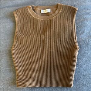 Aritzia Babaton Sculpt Knit Crop Top